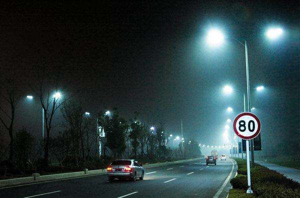 东莞糖心VLOG污APP照明LED路灯在雨雾季节增强道路安全的优势