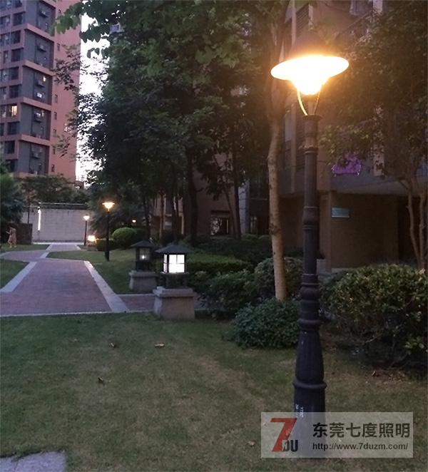 东莞糖心VLOG污APP照明-小区砂铸庭院灯高度和安装间距