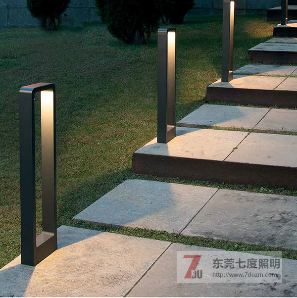东莞糖心VLOG污APP照明户外花园草坪灯实拍效果