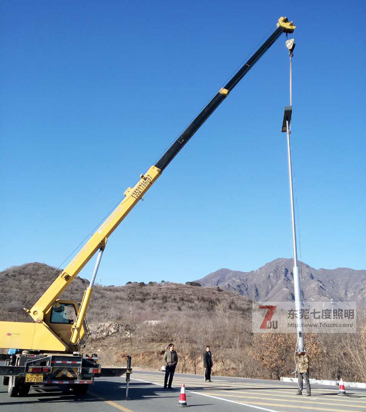 东莞糖心VLOG污APP照明道路路灯安装现场图片