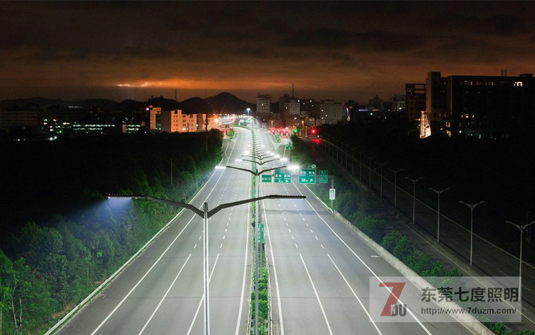 糖心VLOG污APP照明6米-12米的常规道路灯