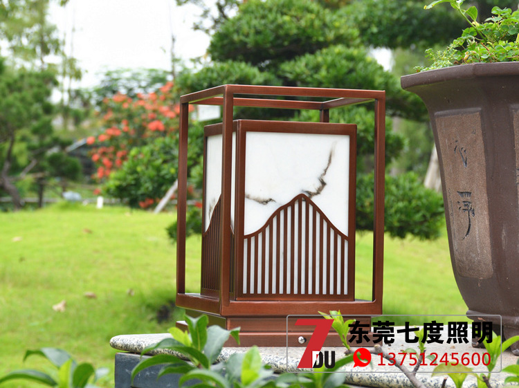 糖心VLOG污APP不锈钢镀铜拉丝草坪灯\柱头灯安装效果实拍