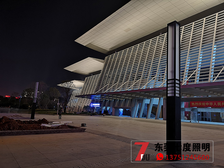 东莞市民服务中心中心广场方形糖心APP下载汅API免费新版下载入口柱安装效果图片