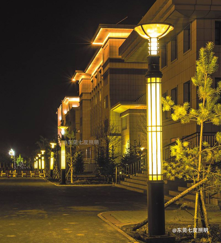 圆柱形户外园林LED糖心APP下载汅API免费新版下载入口柱夜间亮灯效果暖光